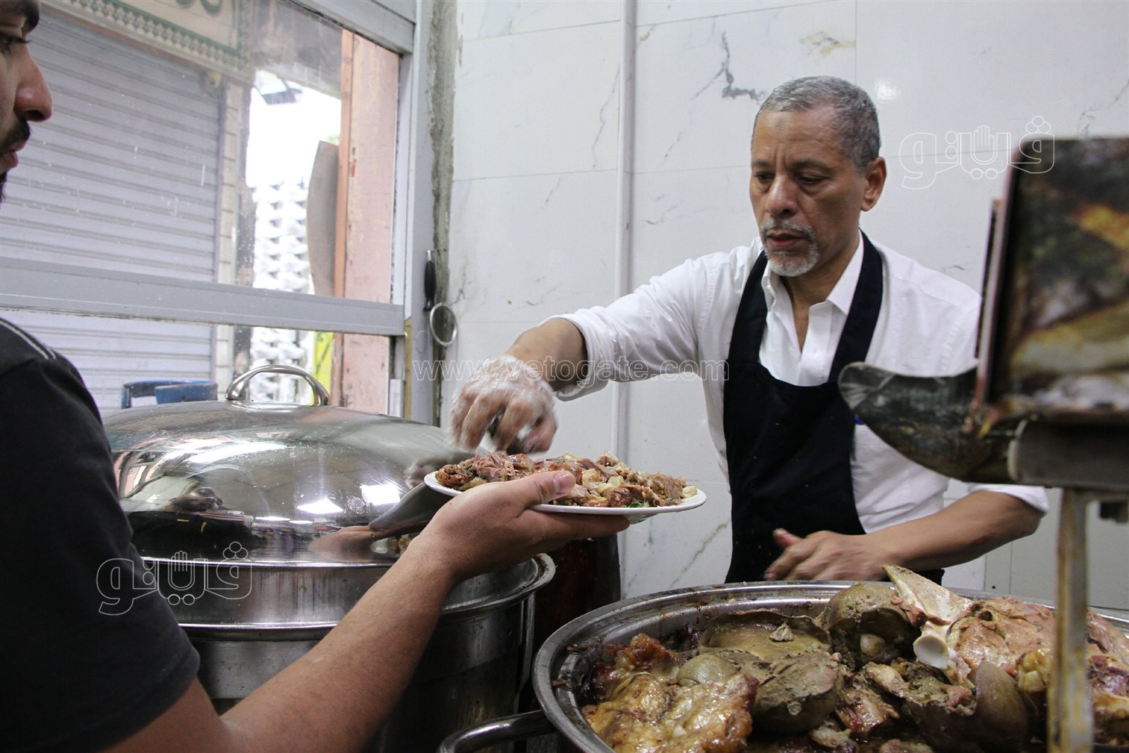 النيفة شغل حريفة.. قصة «النجاحي» صاحب أقدم محل لحم الضأن في الغورية (11)