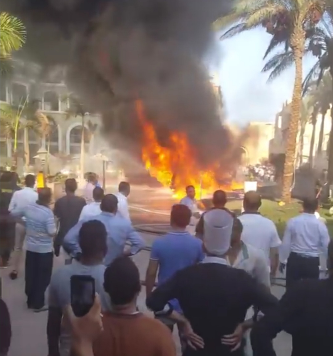 حريق يلتهم سيارة مواد بترولية في سهل حشيش بمدينة الغردقة (صور) 2