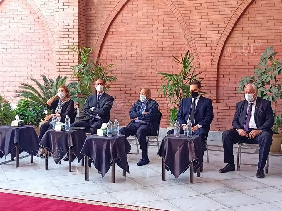 received_562926058375822