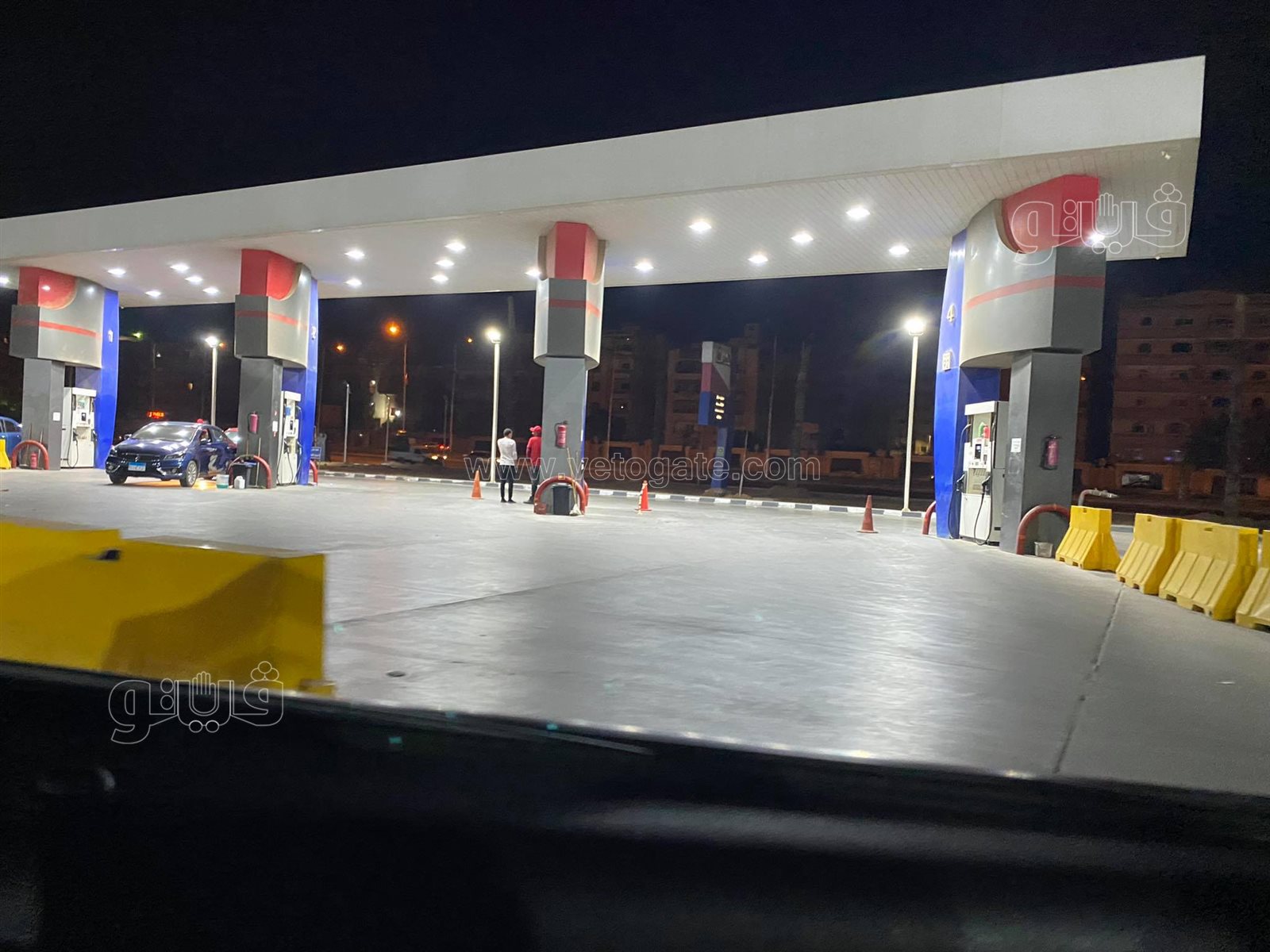هدوء حذر بمحطات الوقود (10)