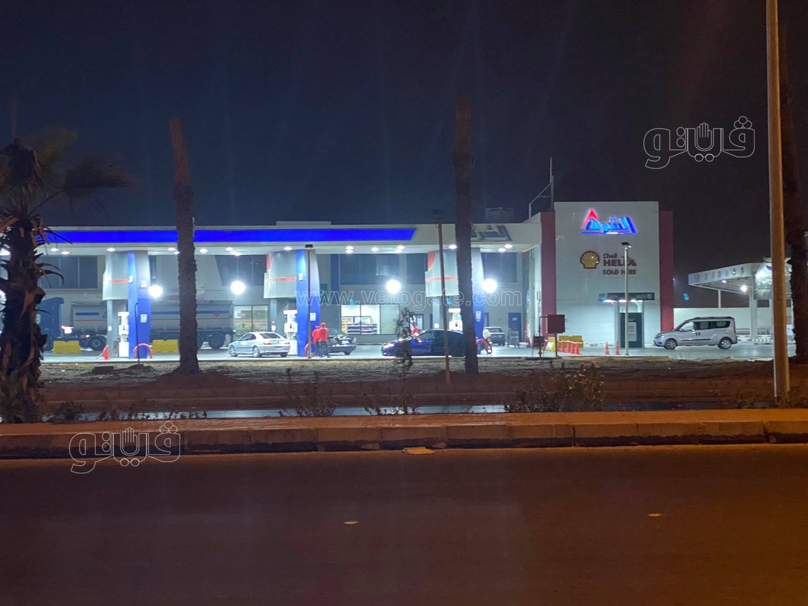 هدوء حذر بمحطات الوقود (13)