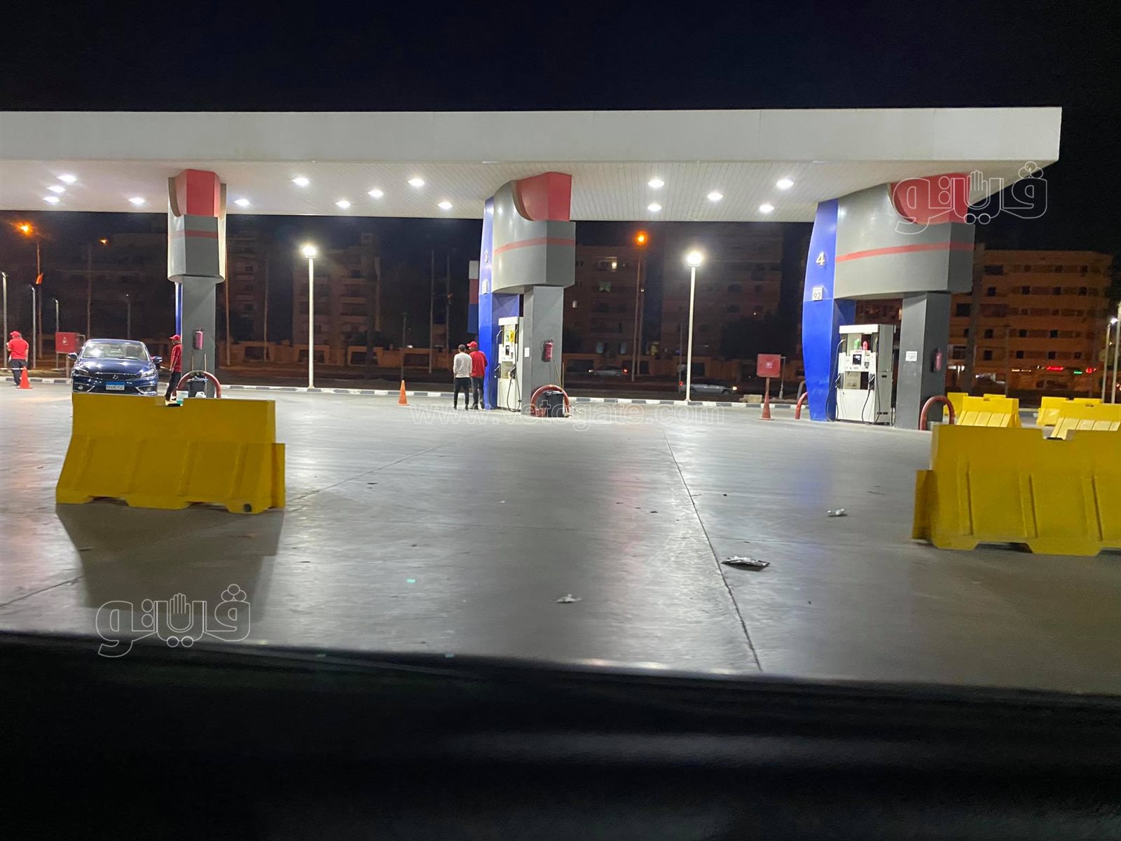 هدوء حذر بمحطات الوقود (15)