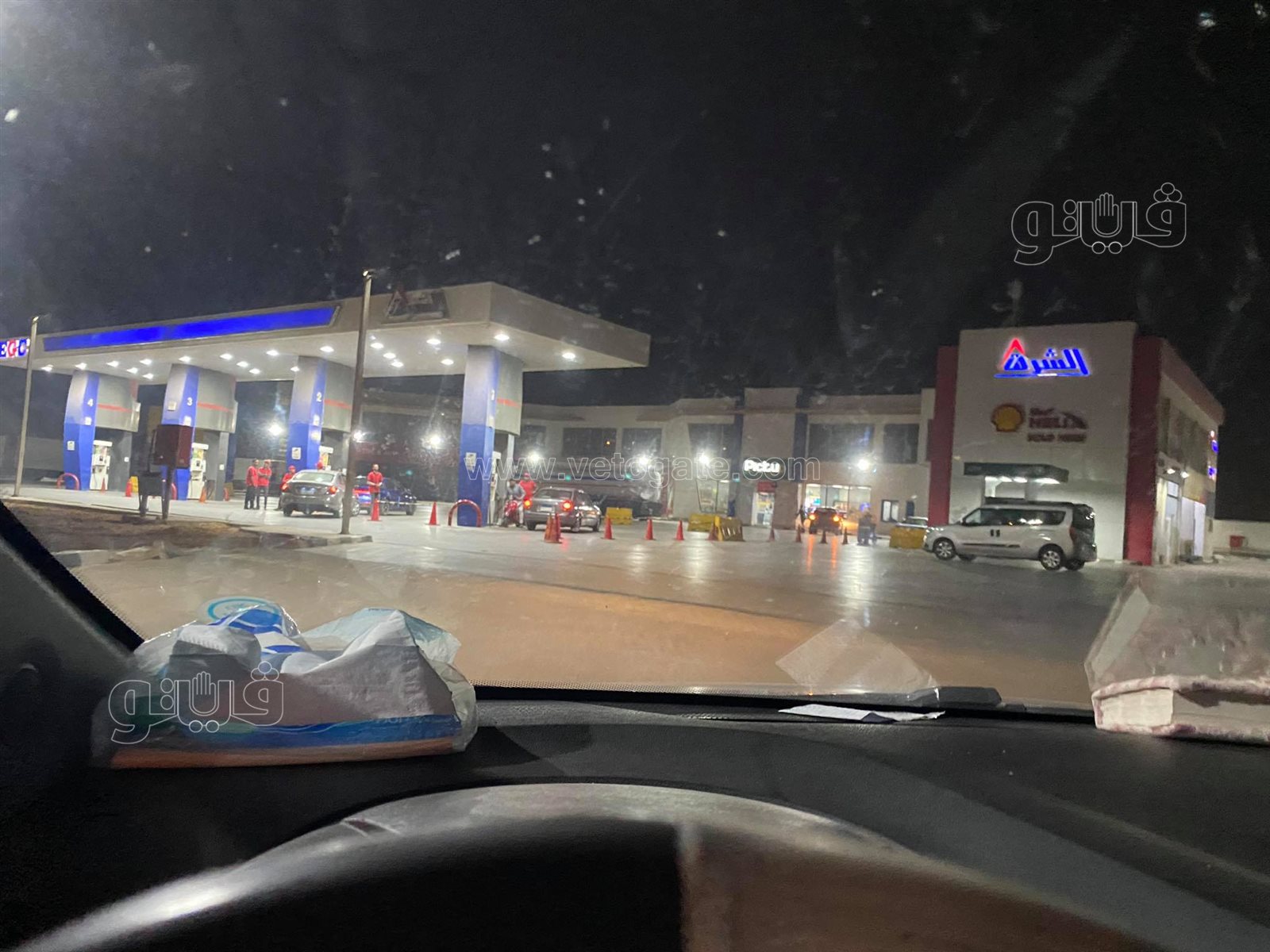 هدوء حذر بمحطات الوقود (16)