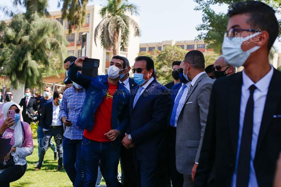 جولة وزير التعليم بجامعة عين شمس في أول أيام العام الدراسي (8)