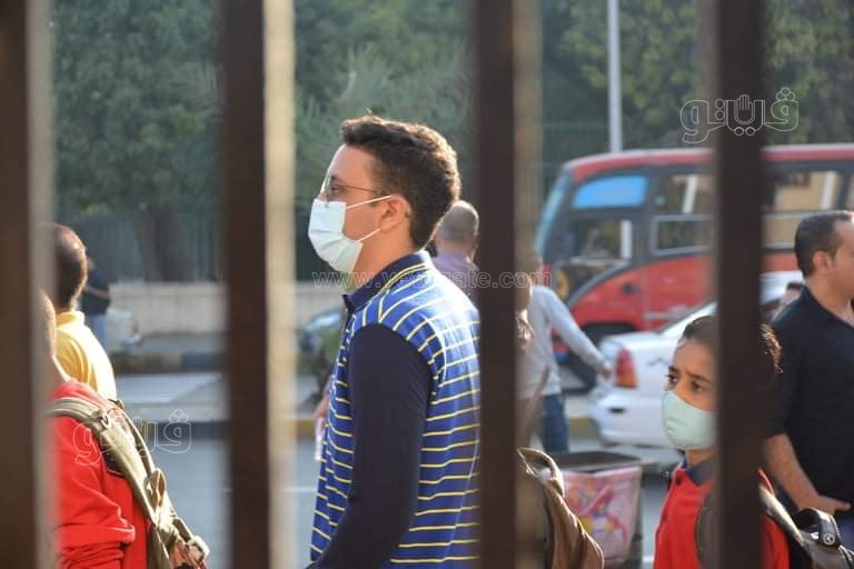 مدرسة السعيدية تستقبل الطلاب بالكحول وقياس درجات الحرارة (6)