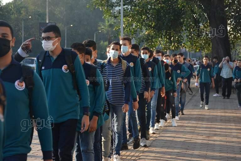 مدرسة السعيدية تستقبل الطلاب بالكحول وقياس درجات الحرارة (13)