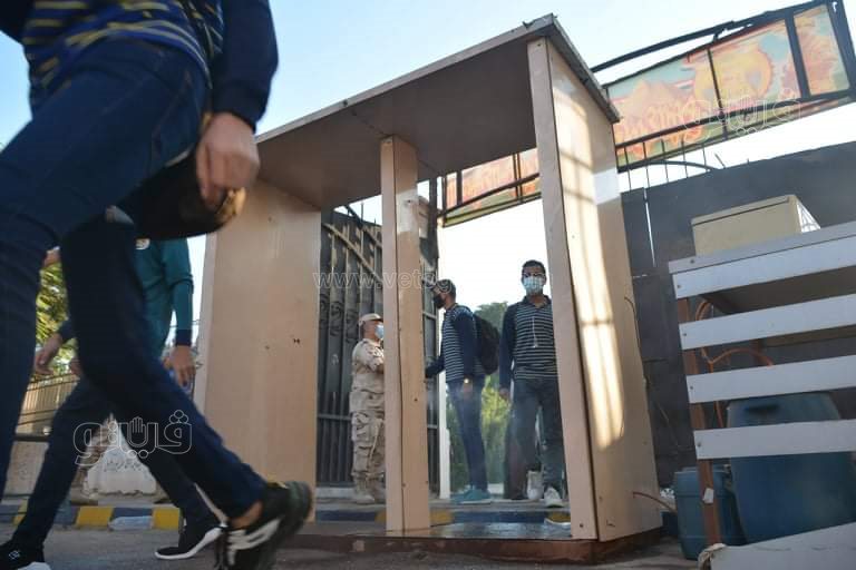 مدرسة السعيدية تستقبل الطلاب بالكحول وقياس درجات الحرارة (24)