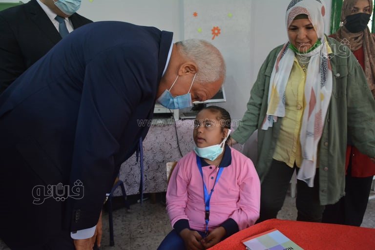 ضحكتهم تخطف القلب..  طلاب ذوي الاحتياجات الخاصة في أول أيام الدراسة 11