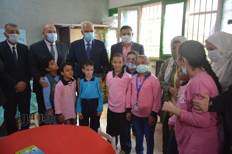 ضحكتهم تخطف القلب..  طلاب ذوي الاحتياجات الخاصة في أول أيام الدراسة13