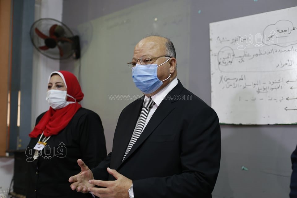محافظ القاهرة يتفقد مدرسة سراي القبة في أول أيام العام الدراسي  (11)