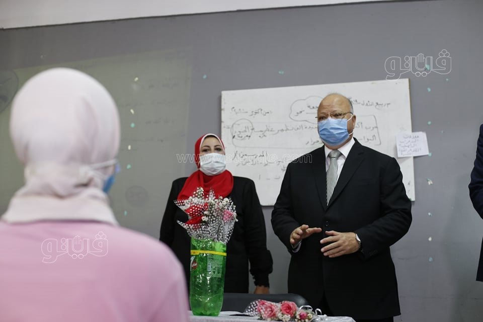 محافظ القاهرة يتفقد مدرسة سراي القبة في أول أيام العام الدراسي  (7)