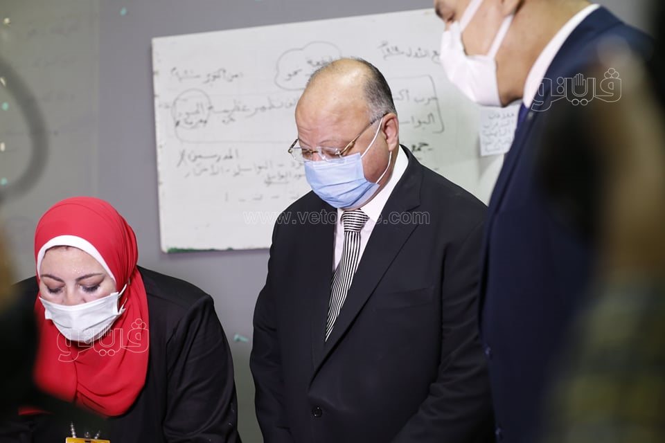 محافظ القاهرة يتفقد مدرسة سراي القبة في أول أيام العام الدراسي  (9)