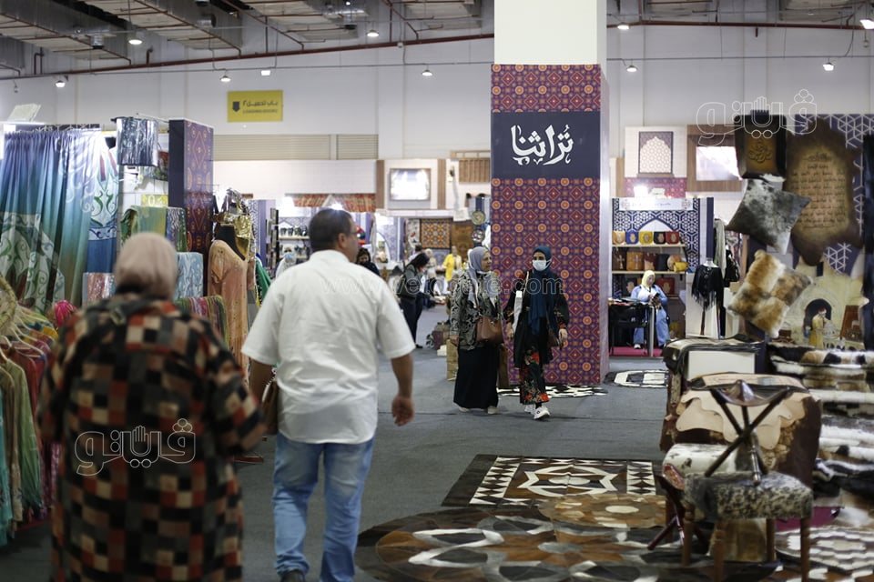 إقبال المواطنين على معرض تراثنا (3)