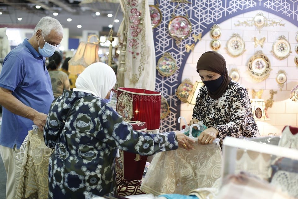 إقبال المواطنين على معرض تراثنا (12)