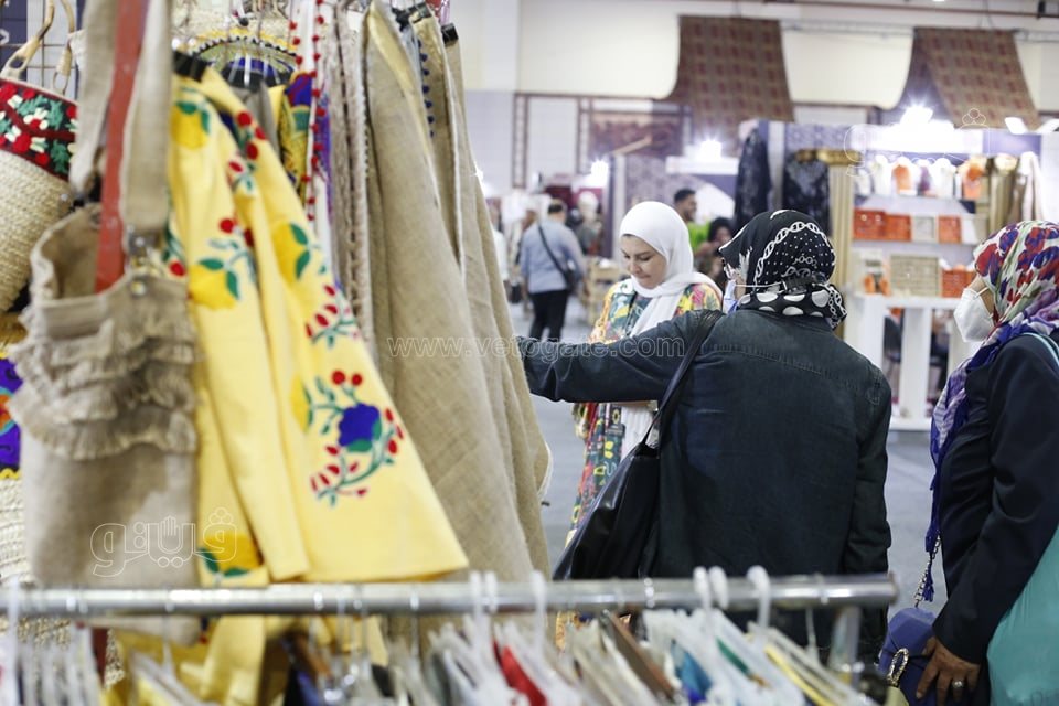 إقبال المواطنين على معرض تراثنا (15)