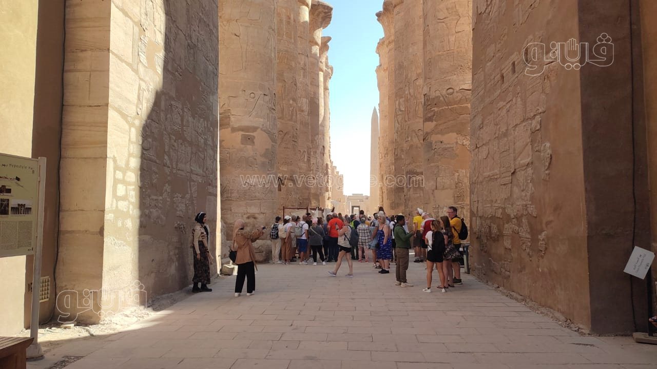 إقبال السائحين بمعبد الكرنك (8)