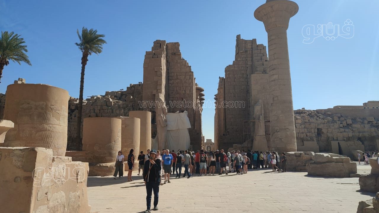 إقبال السائحين بمعبد الكرنك (6)