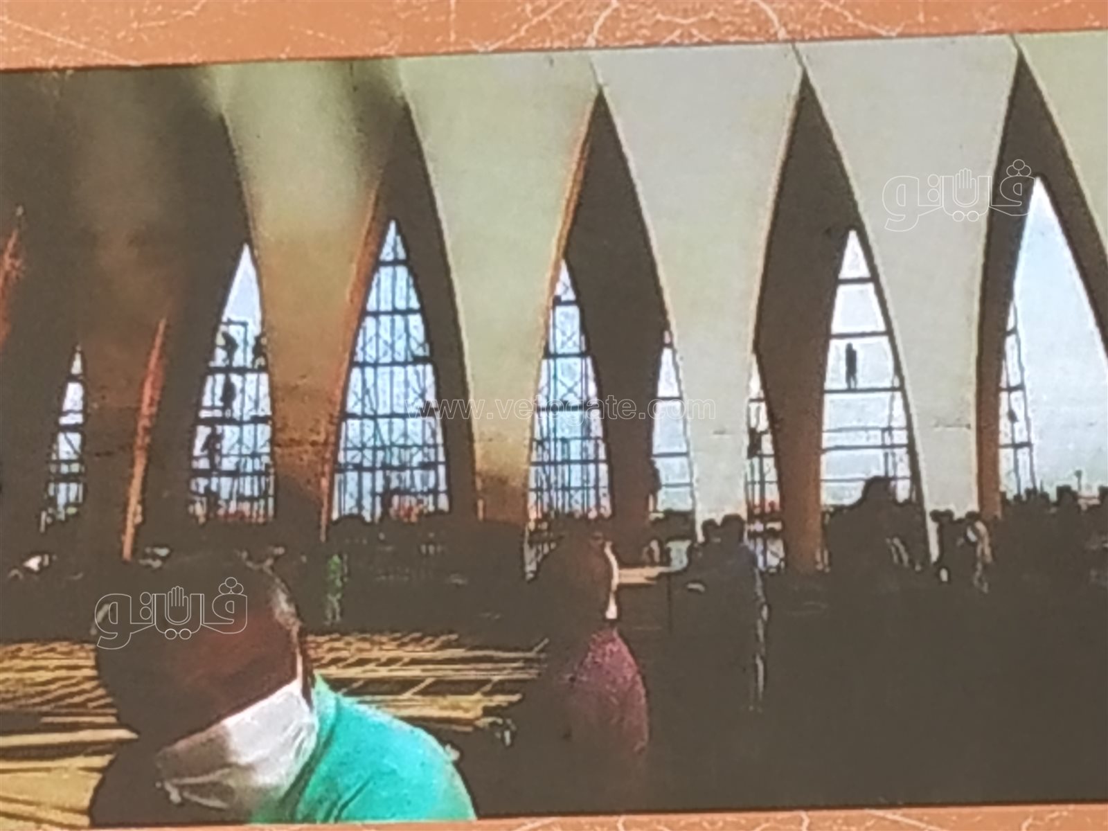 إزالة الجزء المحترق من مسرح بلازا بمهرجان الجونة (4)