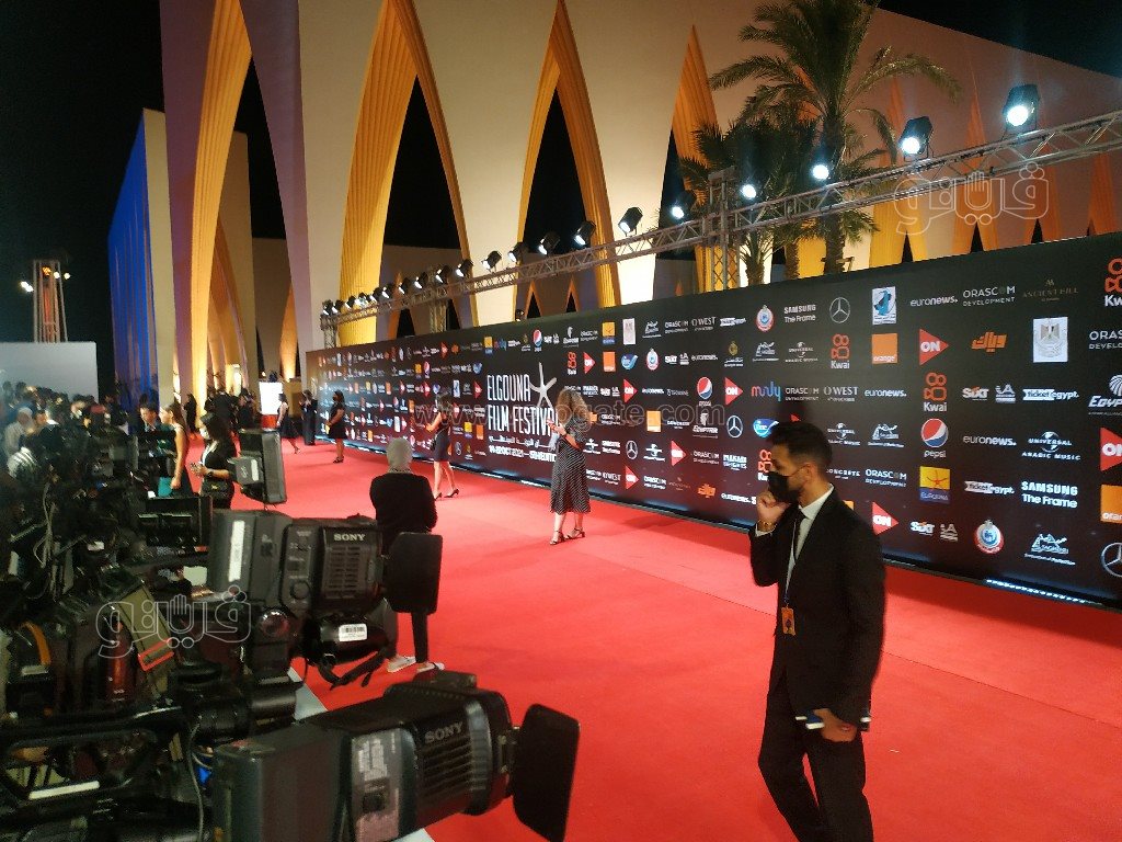  أول صور لـريد كاربت مهرجان الجونة السينمائي في دورته الخامسة  (2)