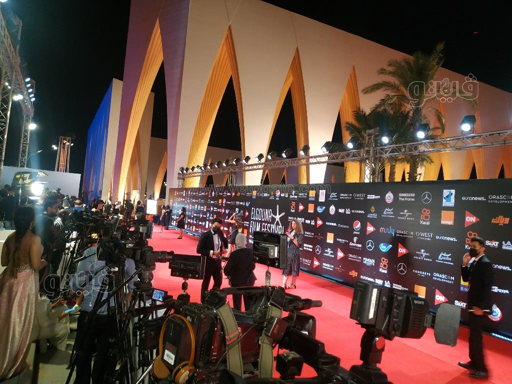  أول صور لـريد كاربت مهرجان الجونة السينمائي في دورته الخامسة  (4)
