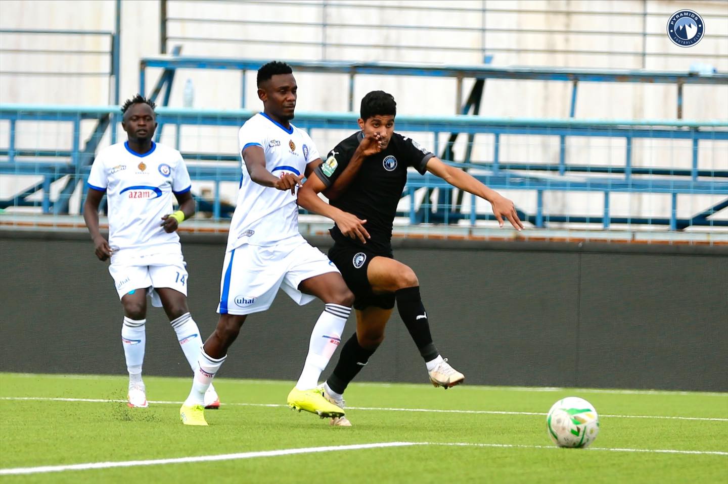 بيراميدز وعزام التنزاني (2)