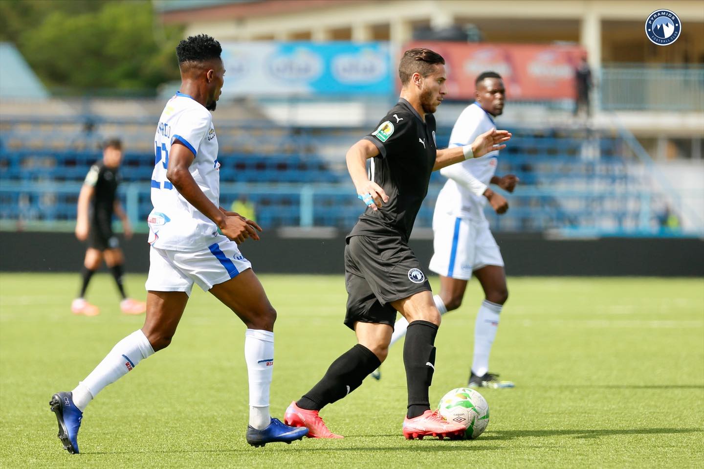 بيراميدز وعزام التنزاني (6)