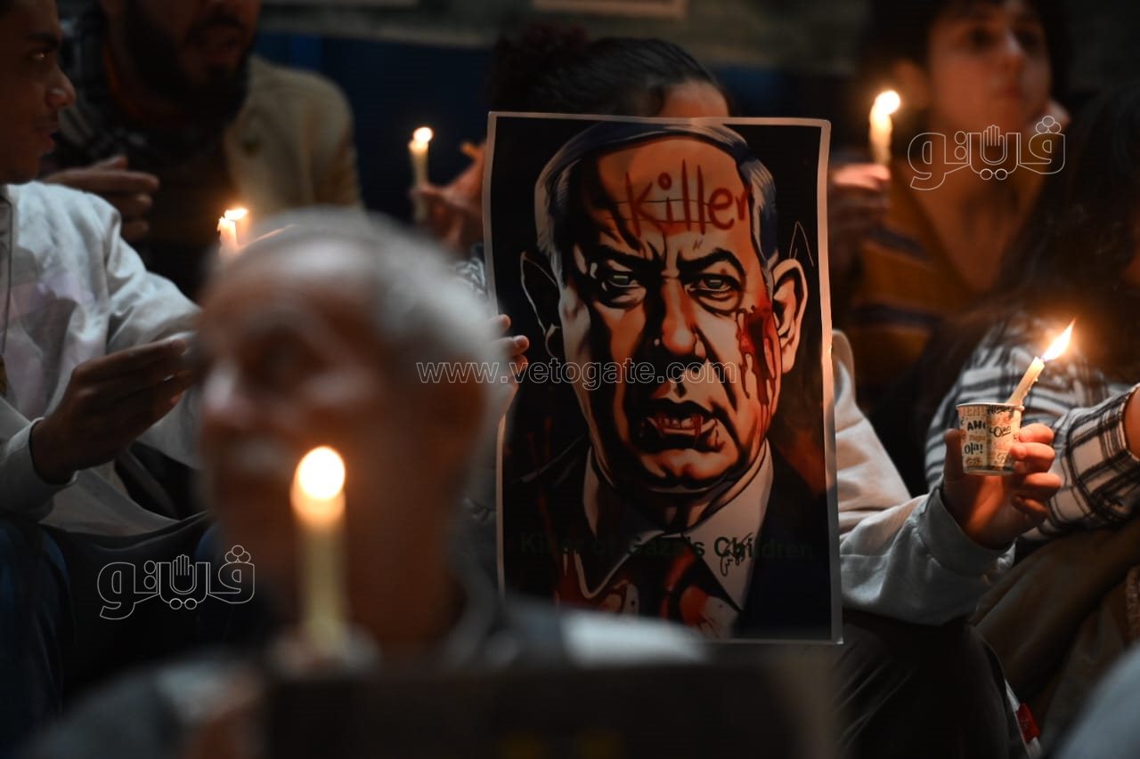 وقفة بالشموع للصحفيين في ليلة رأس السنة تضامنا مع شهداء فلسطين (4)