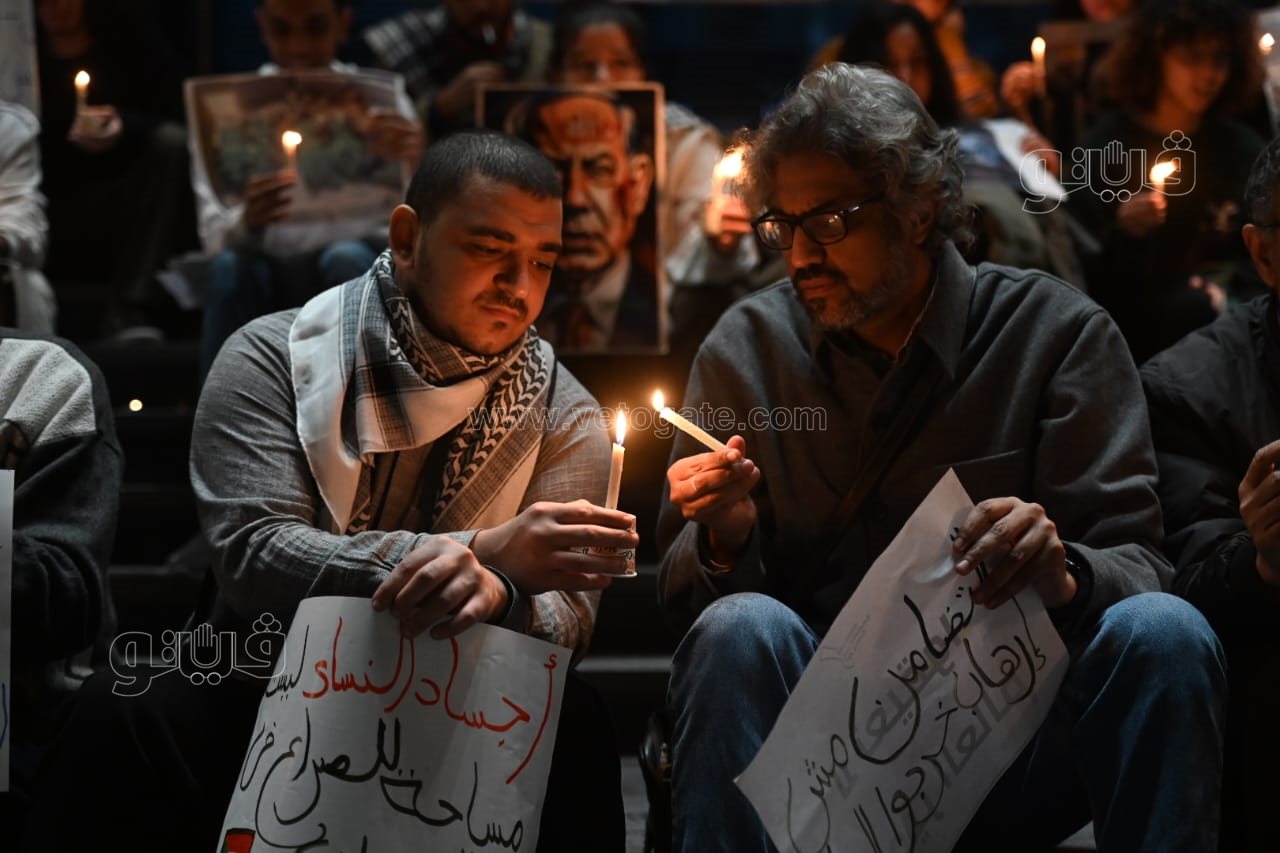 وقفة بالشموع للصحفيين في ليلة رأس السنة تضامنا مع شهداء فلسطين (5)