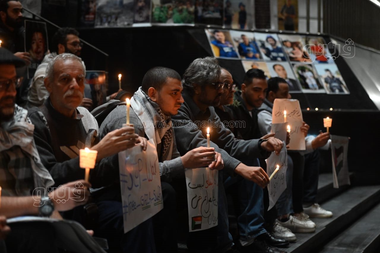 وقفة بالشموع للصحفيين في ليلة رأس السنة تضامنا مع شهداء فلسطين (6)