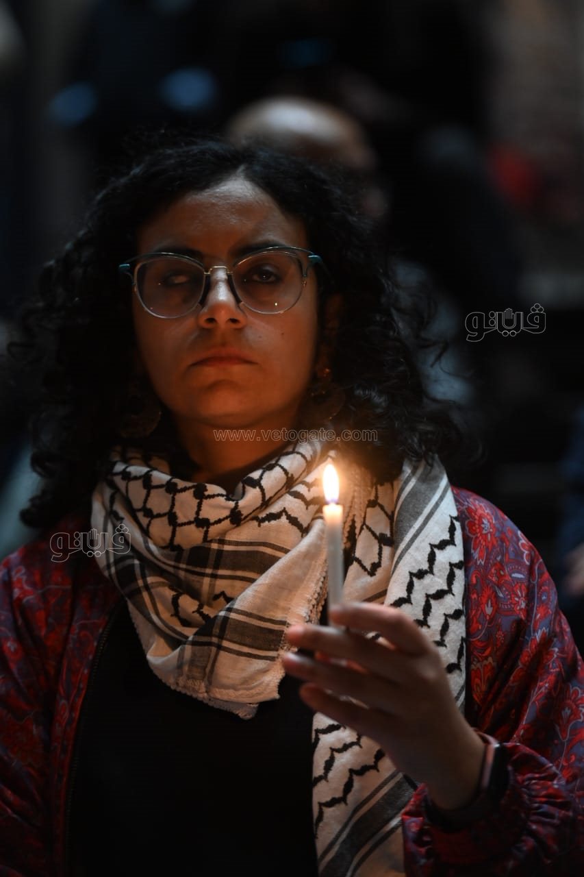 وقفة بالشموع للصحفيين في ليلة رأس السنة تضامنا مع شهداء فلسطين (8)