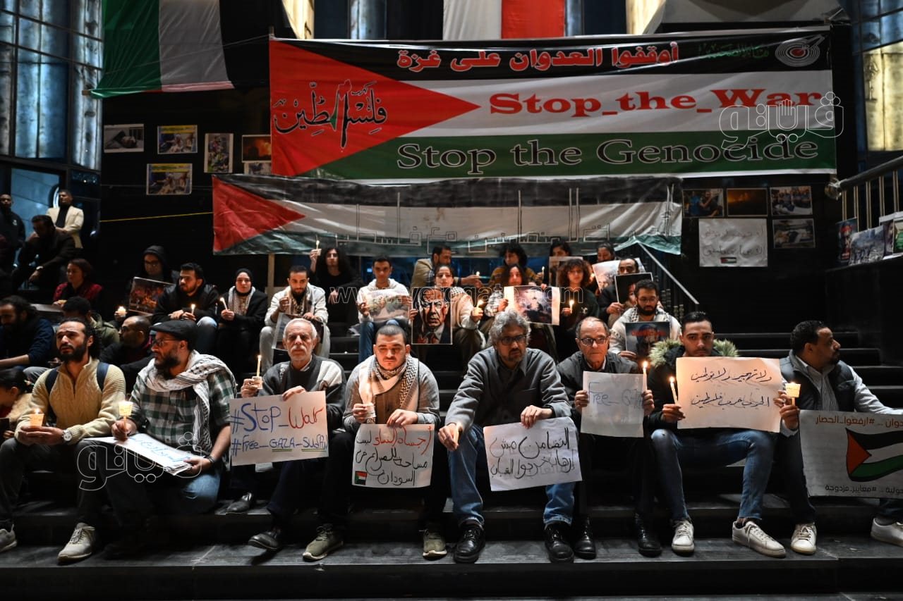 وقفة بالشموع للصحفيين في ليلة رأس السنة تضامنا مع شهداء فلسطين (10)