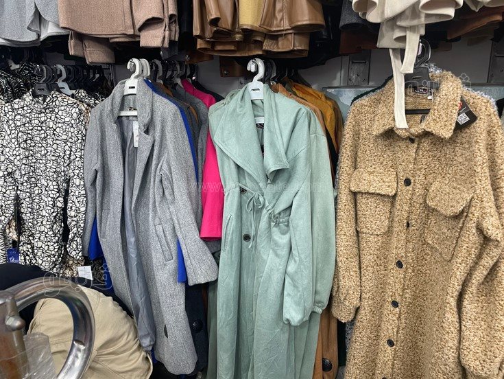 إقبال على شراء الملابس الشتوي مع احتفالات عيد الميلاد (11)