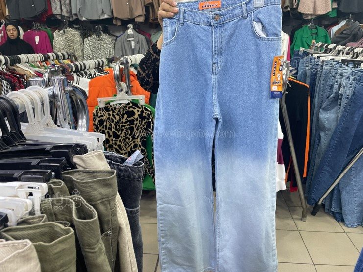 إقبال على شراء الملابس الشتوي مع احتفالات عيد الميلاد (14)