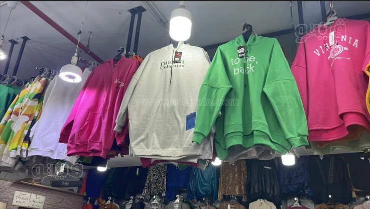 إقبال على شراء الملابس الشتوي مع احتفالات عيد الميلاد (21)