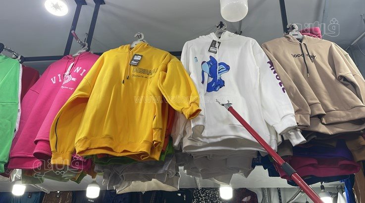 إقبال على شراء الملابس الشتوي مع احتفالات عيد الميلاد (1)