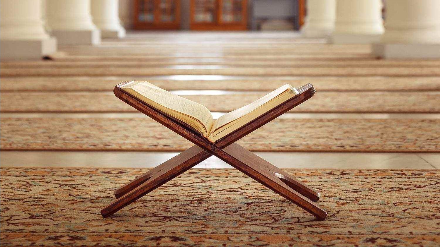 من قسم المصحف إلي أجزاء وما هو حكمه