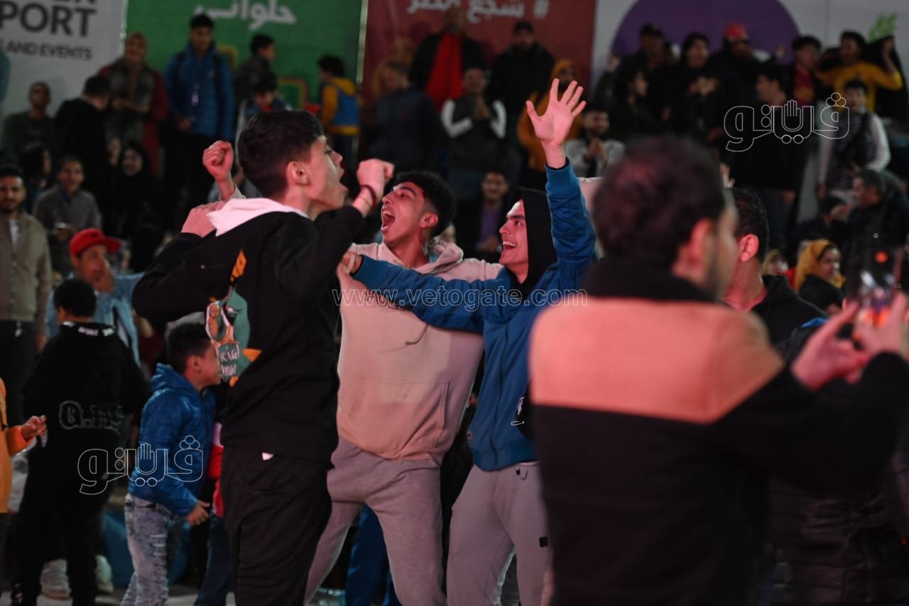 رد فعل مشجعي مصر على هدف الرأس الأخضر الثاني (6)