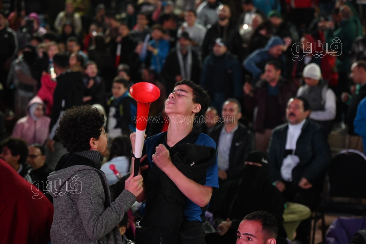 رد فعل مشجعي مصر على هدف الرأس الأخضر الثاني (7)