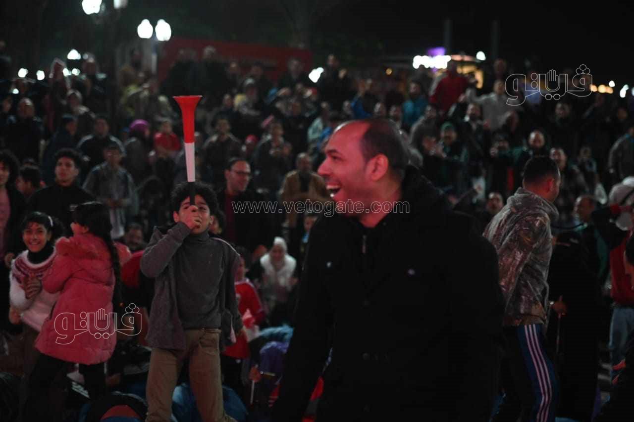 احتفالات راقصة للجماهير بعد الهدف الثاني في مرمى الرأس الأخضر (5)