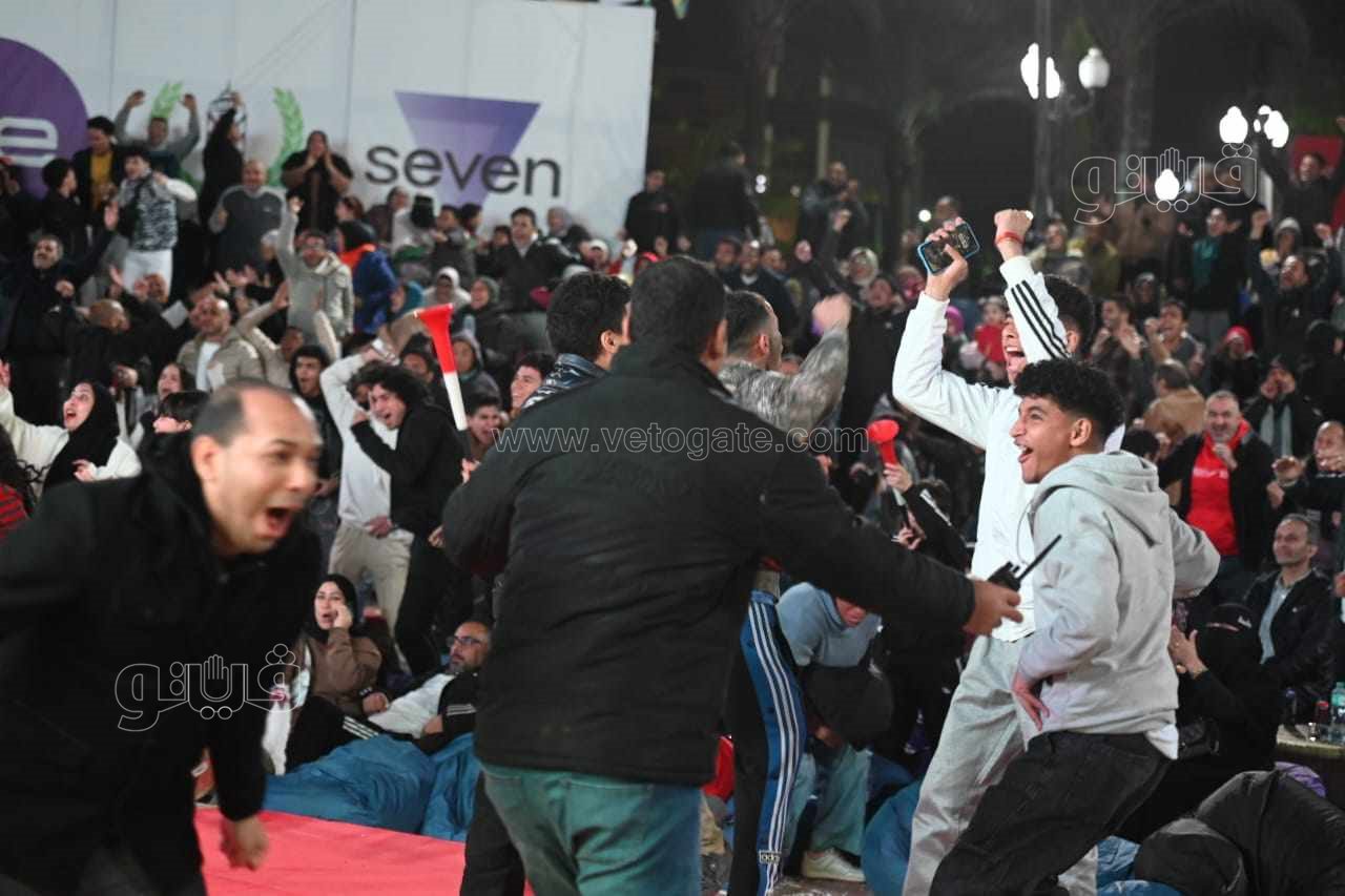 احتفالات راقصة للجماهير بعد الهدف الثاني في مرمى الرأس الأخضر (7)