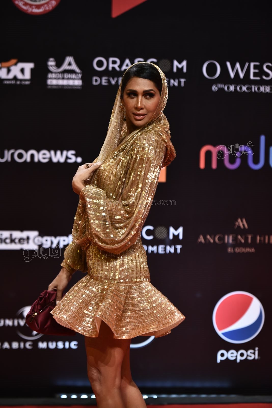 إطلالات ملفتة في رابع أيام مهرجان الجونة السينمائي (1)