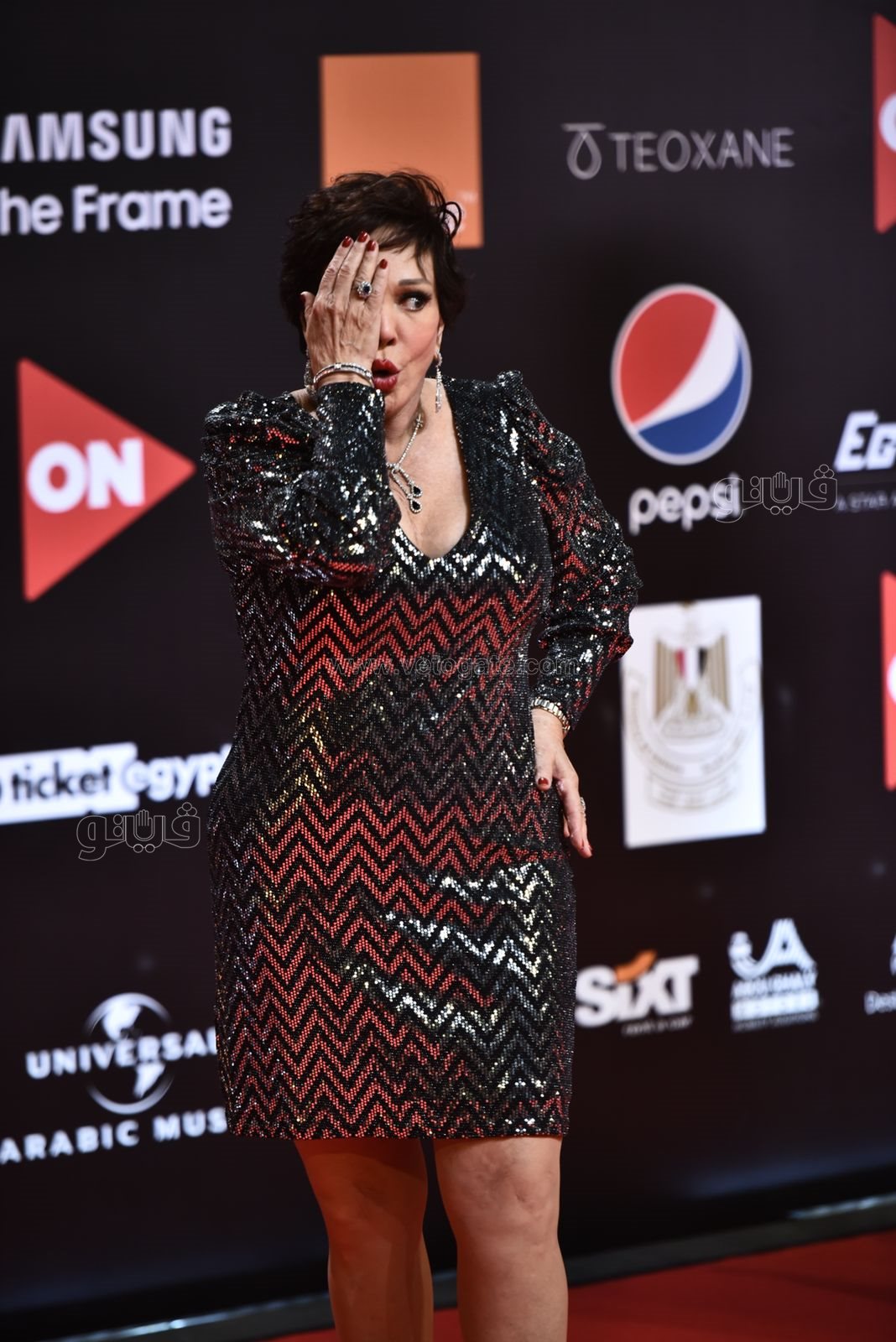 فنانات تألقن بالأسود في رابع أيام مهرجان الجونة (4)