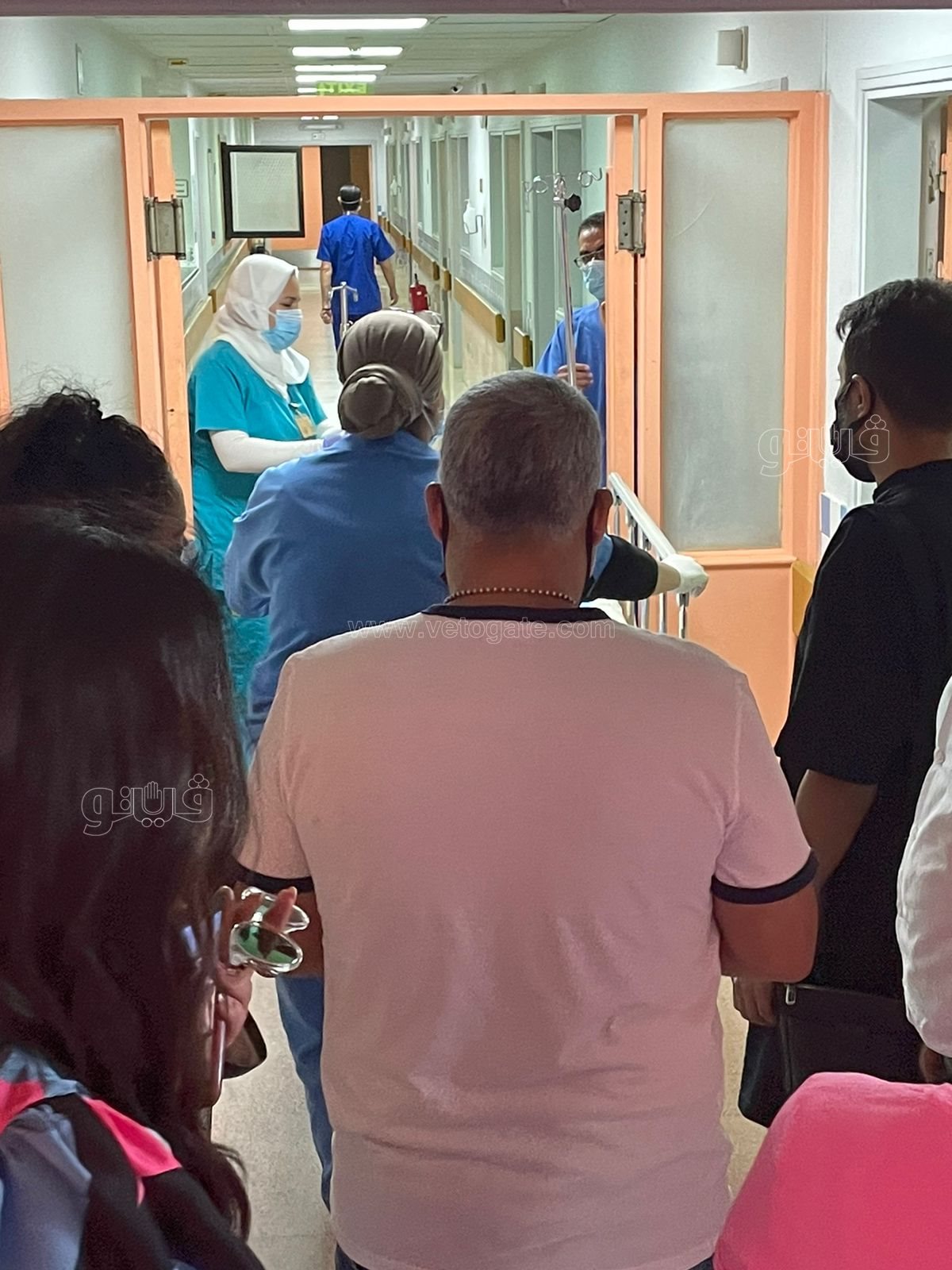 شريف رمزي وبسمة أول زوار بشرى في المستشفى (5)