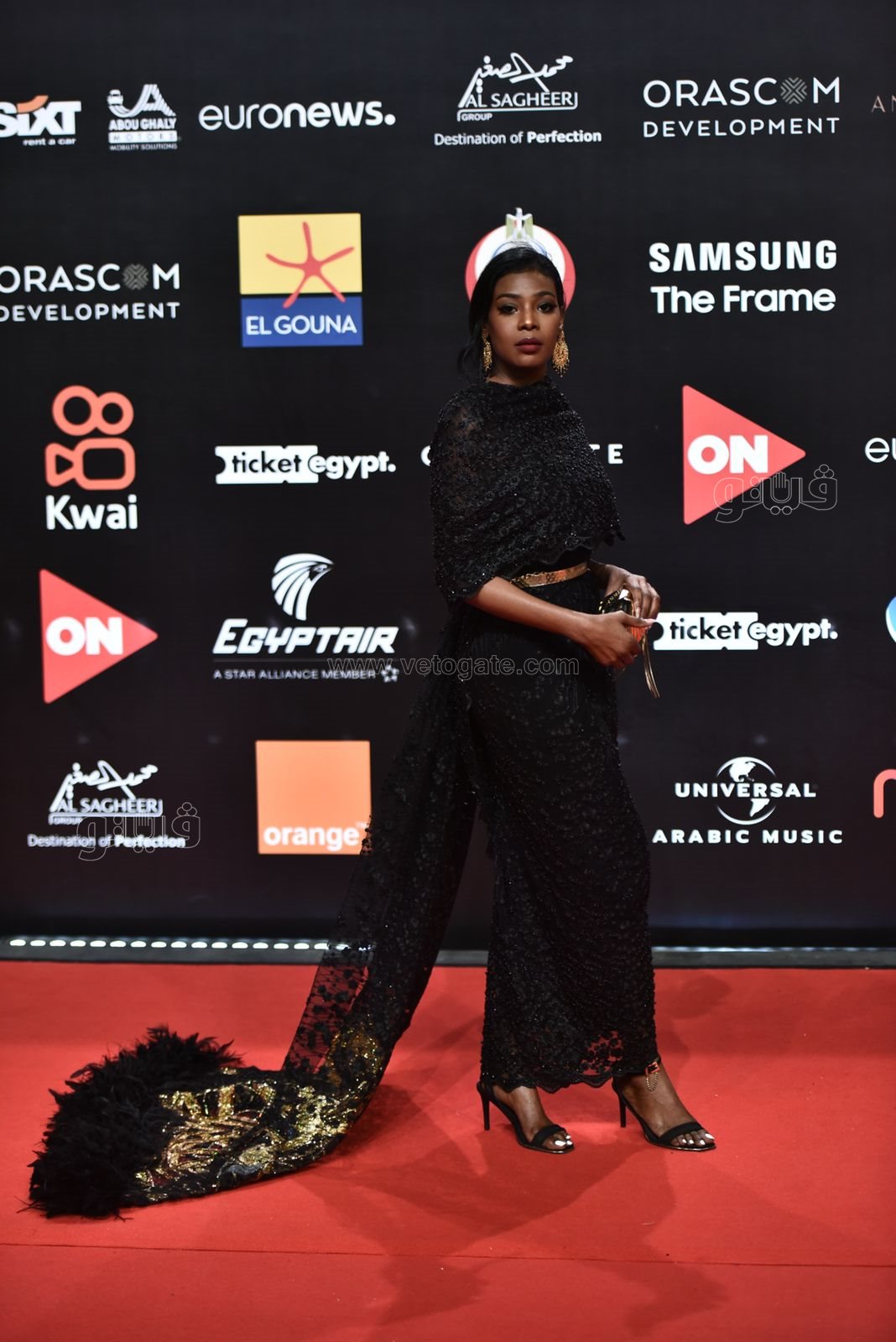 أجمل إطلالات الفنانات (13)