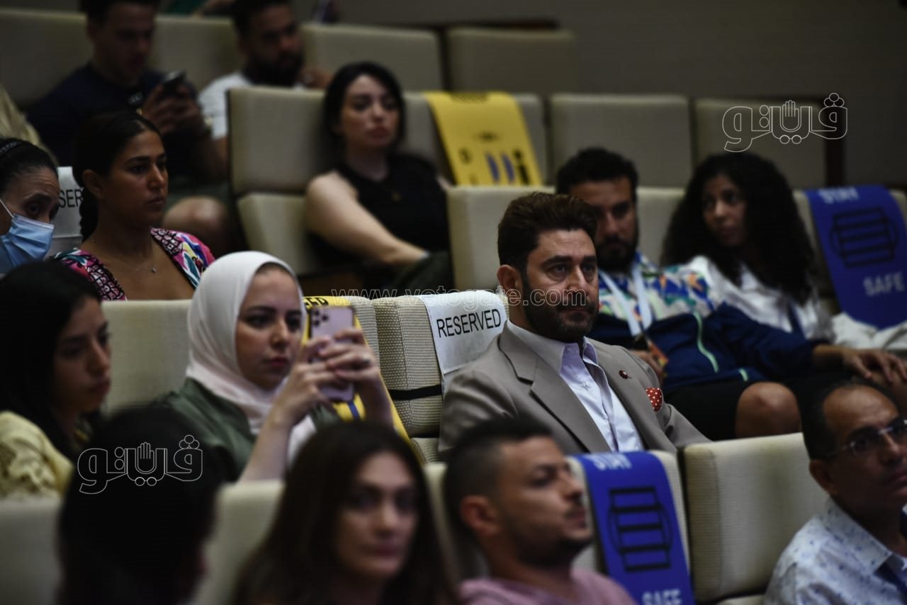 أول ظهور لـ بشرى ومكاوي بعد ساعات من الحادث المفاجئ (7)