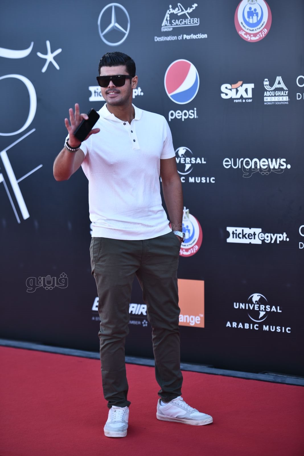 بدء توافد نجوم الفن علي ريد كاربت (9)