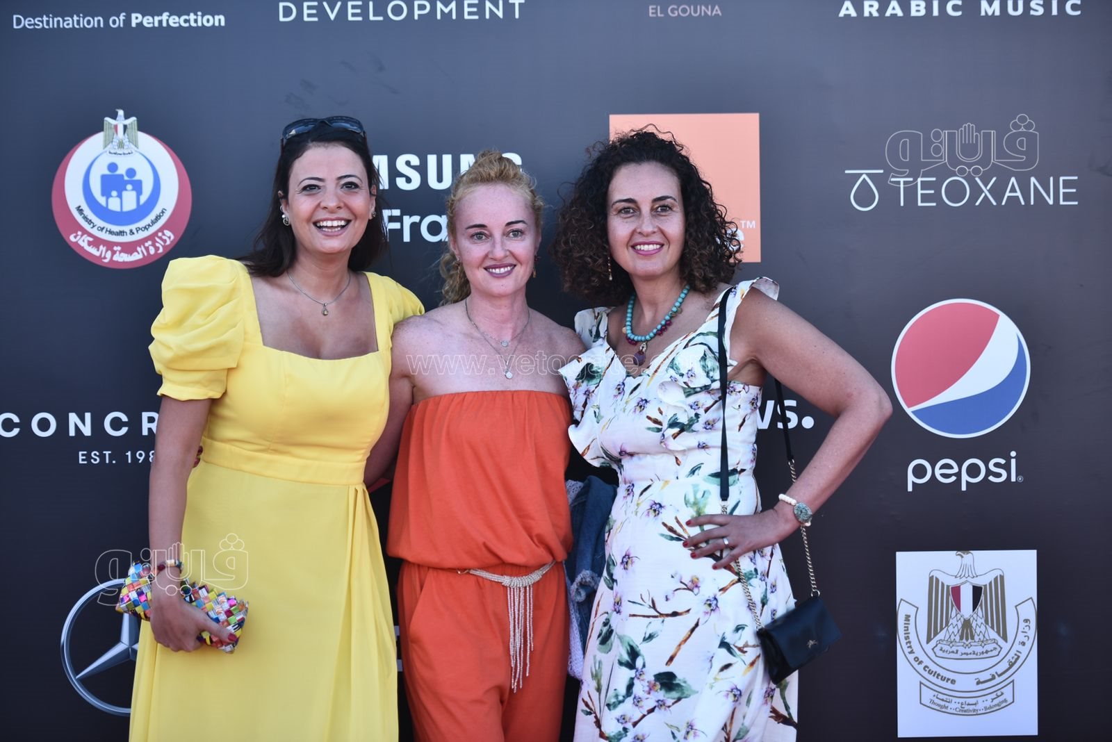 بدء توافد نجوم الفن علي ريد كاربت (15)