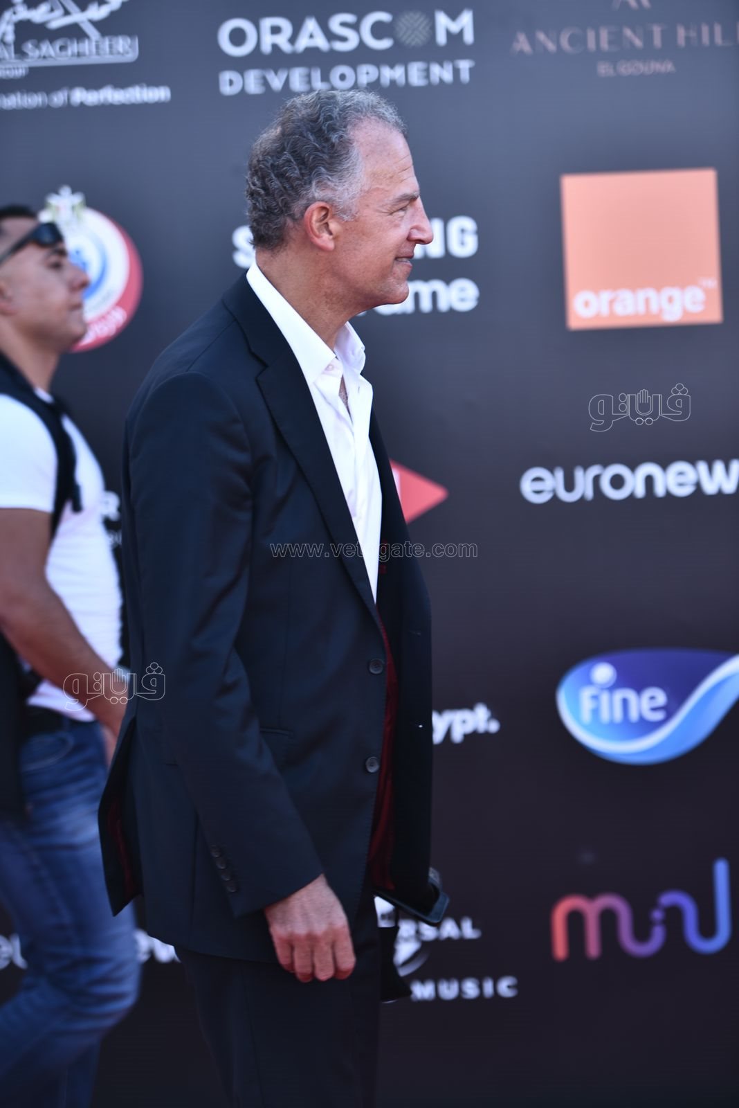 بدء توافد نجوم الفن علي ريد كاربت (20)