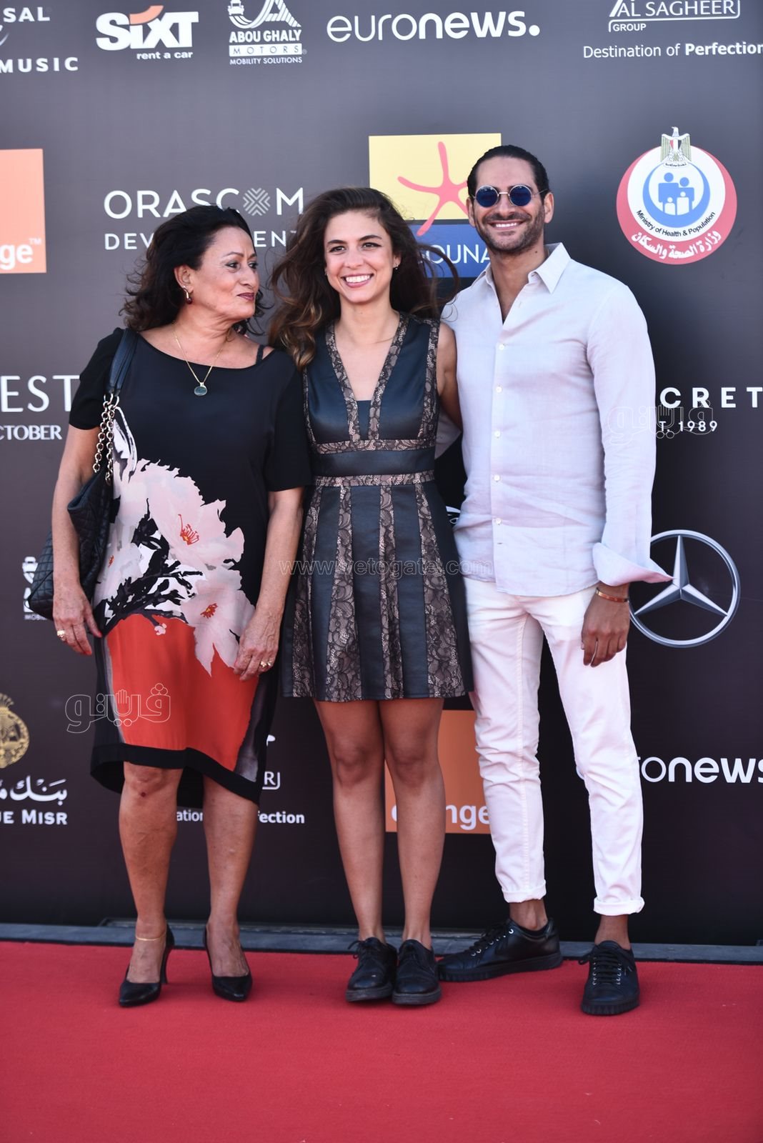 بدء توافد نجوم الفن علي ريد كاربت (22)