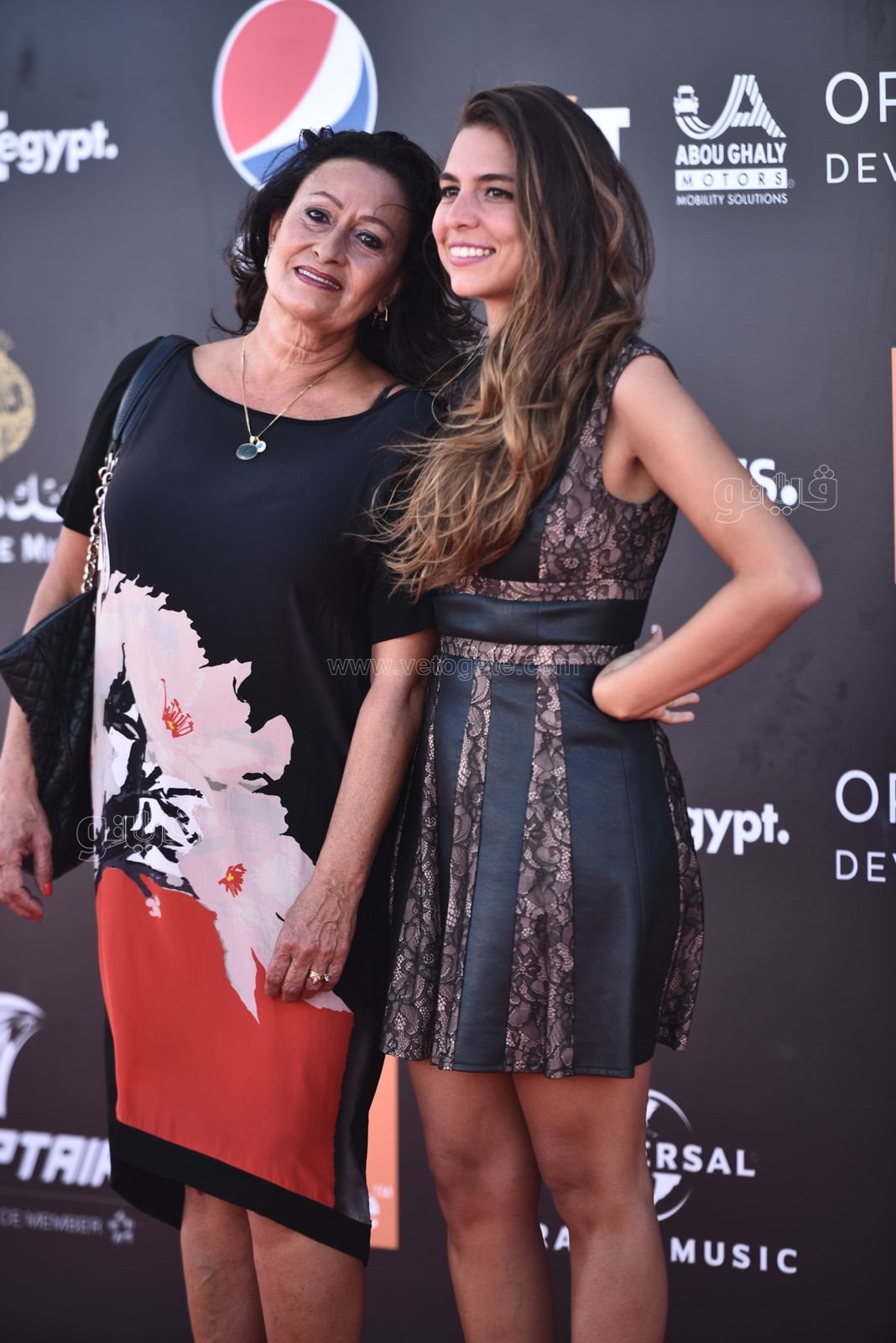 بدء توافد نجوم الفن علي ريد كاربت (35)